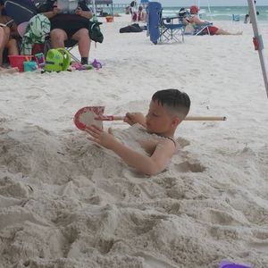 Meet your Posher, Eli